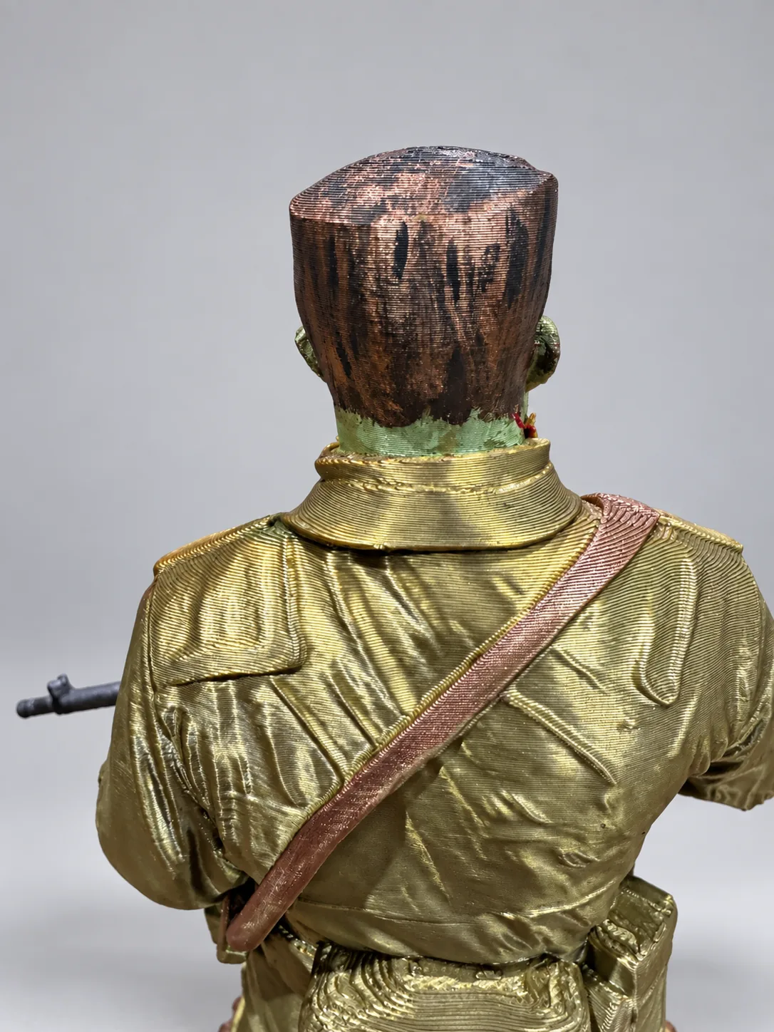 Close-up of flat top hair and rear collar